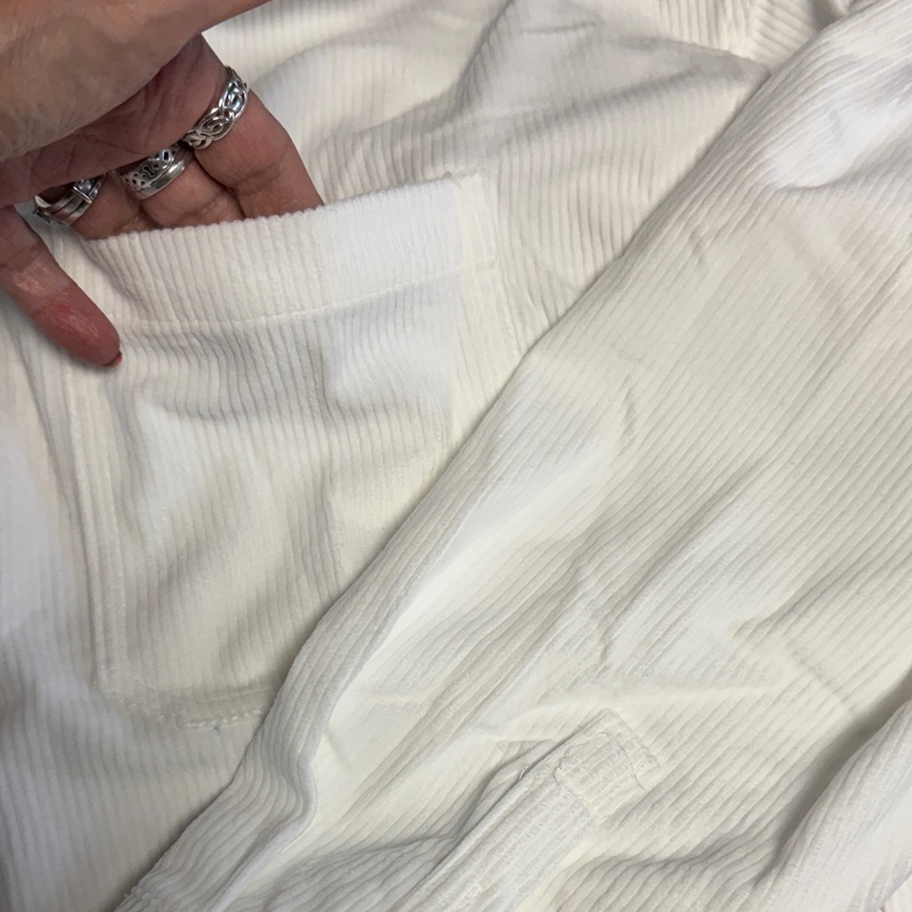 HOTTOUCH M NWT CORDUROY White Button-Up Ribbed TUNIC SHACKET Top - Picture 9 of 9